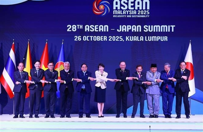 Les dirigeants participant au 28e sommet ASEAN-Japon. Photo : VNA Les dirigeants participant au 28e sommet ASEAN-Japon. Photo : VNA