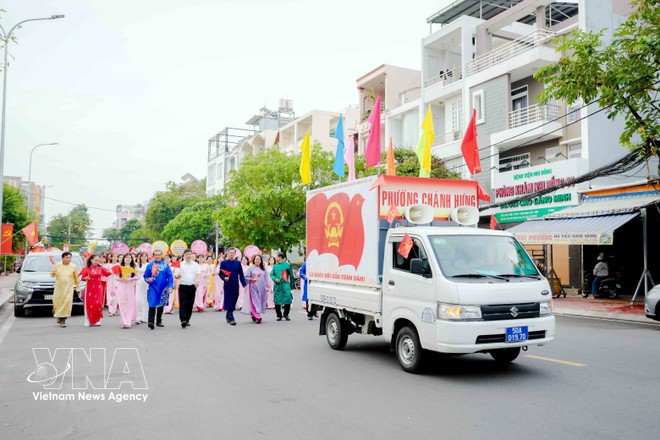Une activité de sensibilisation sur les élections législatives dans le quartier de Chanh Hung, à Hô Chi Minh-Ville. Photo: VNA