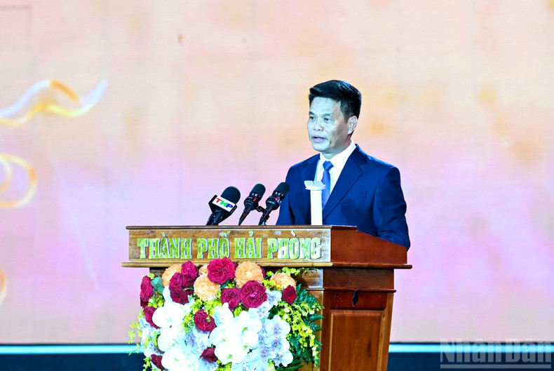 Le président du Comité populaire de la ville de Hai Phong, Le Ngoc Chau, prononce le discours d’ouverture. Photo: nhandan.vn 4.jpg