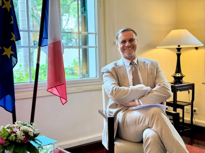 L’ambassadeur de France au Vietnam, Olivier Brochet, lors d’une interview accordée à la presse vietnamienne, le 4 juin à Hanoï. Photo : Hông Anh/CVN L’ambassadeur de France au Vietnam, Olivier Brochet, lors d’une interview accordée à la presse vietnamienne, le 4 juin à Hanoï. Photo : Hông Anh/CVN