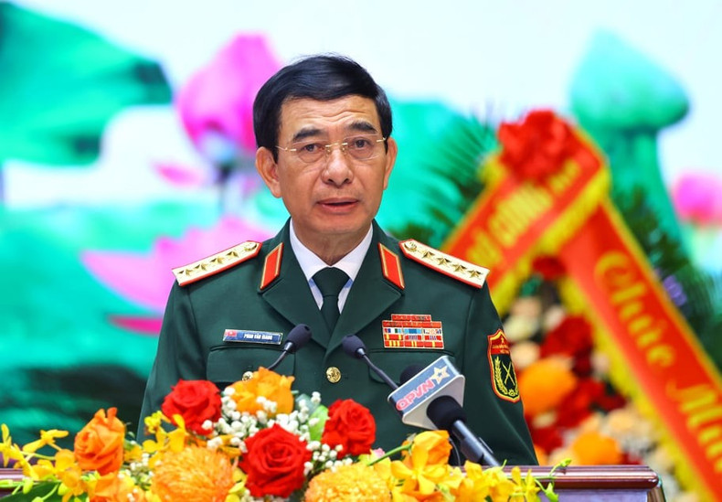 Le général Phan Van Giang prend la parole lors de la cérémonie. Photo : Ministère vietnamien de la Défense. Le général Phan Van Giang prend la parole lors de la cérémonie. Photo : Ministère vietnamien de la Défense.