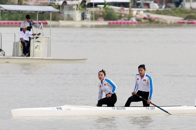 Les Vietnamiennes Nguyên Thi Huong et Diêp Thi Huong en compétition aux SEA Games 33. Photo : thanhnien.vn