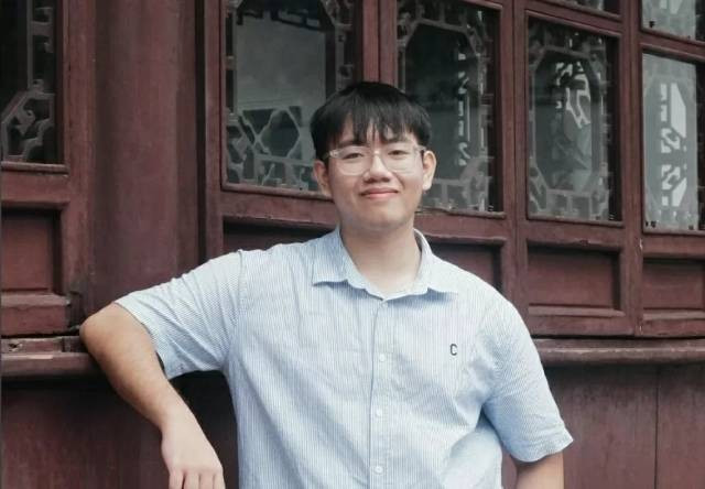 Originaire de la terre de capitale, Ngo Duc Hai, 20 ans, Photo fournie par lui même 2-2025-11-01t205506346.jpg