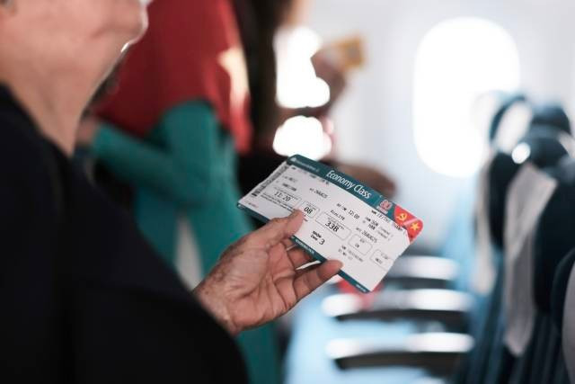 Les passagers ont reçu des cartes d’embarquement spéciales portant le symbole du 2 septembre. Photo: baoxaydung.vn 2-94.jpg