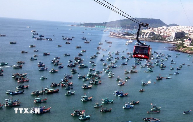 Le téléphérique Hon Thom, le plus long téléphérique maritime du monde, est situé dans la zone économique spéciale de Phu Quoc. Photo : VNA