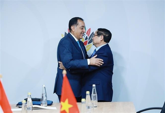 Le Premier ministre Pham Minh Chinh (à droite) et son homologue égyptien Mostafa Madbouly. Photo: VNA