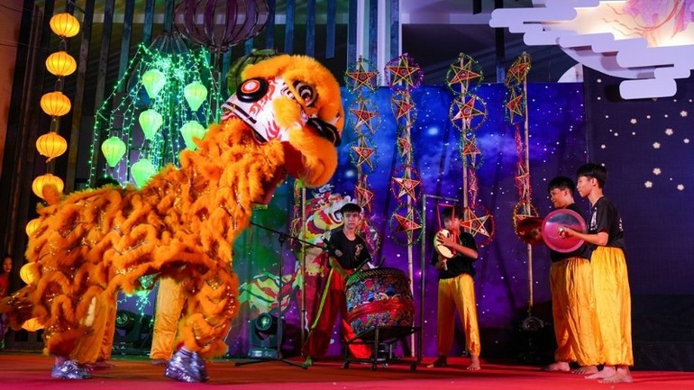 De nombreux programmes attrayants et captivants seront organisés lors de la Fête de la Mi-Automne 2025. Photo: nhandan.vn image-52.jpg
