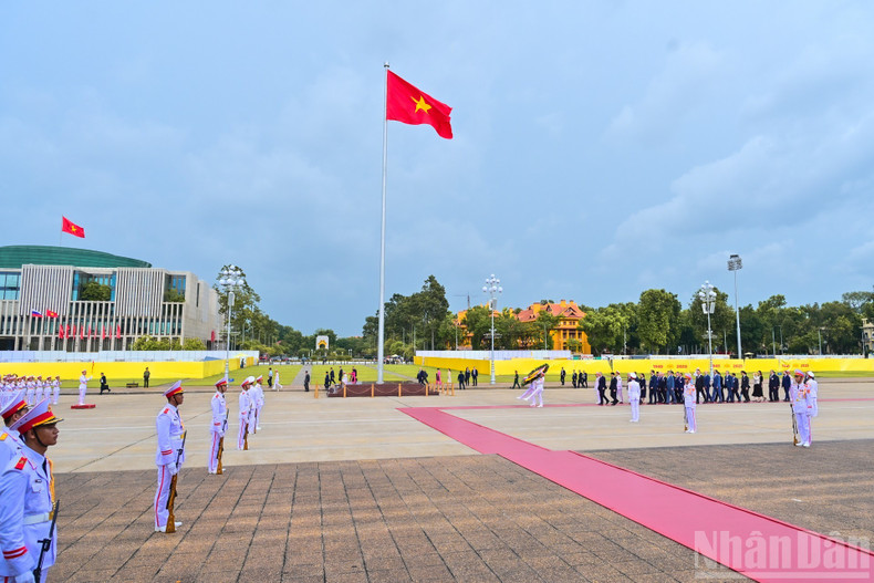 La vue générale de la cérémonie. Photo: nhandan.vn 2-3026.jpg