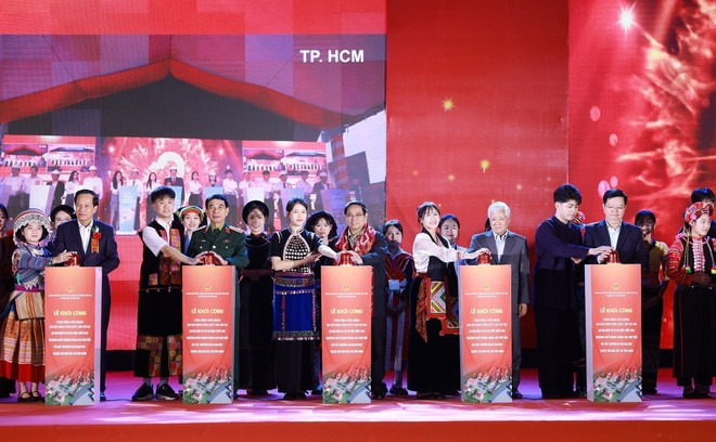 Cérémonie de lancement des projets. Photo: VNA.