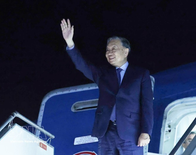 Le secrétaire général du PCV, To Lam, quitte Phnom Penh, terminant avec succès sa visite d’État au Cambodge. Photo: VNA