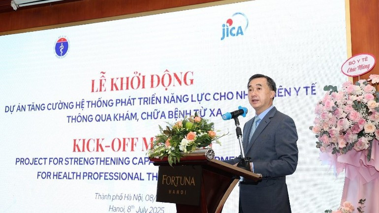 Le professeur Tran Van Thuan, vice-ministre de la Santé, prend la parole lors de l'événement. Photo : JICA. 2.jpg