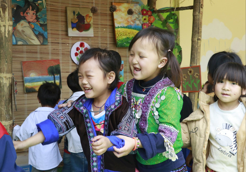 Des enfants isus de l'ethnie Mong à l'école. Photo: VNA
