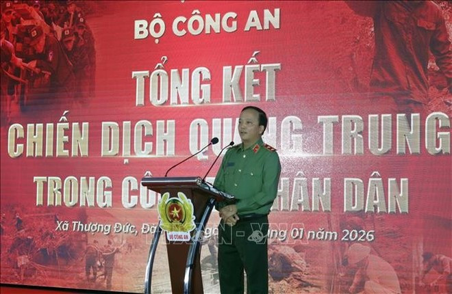 Le général de division Dang Hong Duc, vice-ministre de la Sécurité publique, s'exprime à la conférence des forces de police participant à la campagne Quang Trung. Photo: VNA