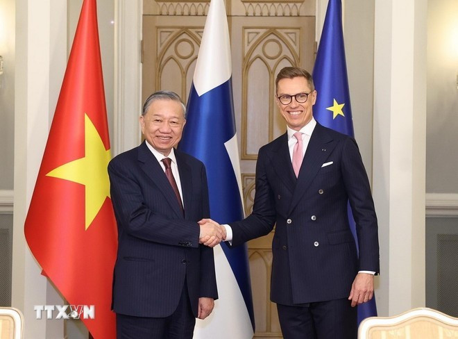 Le SG du PCV, To Lam (gauche) et le président finlandais, Alexander Stubb. Photo : VNA. Le SG du PCV, To Lam (gauche) et le président finlandais, Alexander Stubb. Photo : VNA.