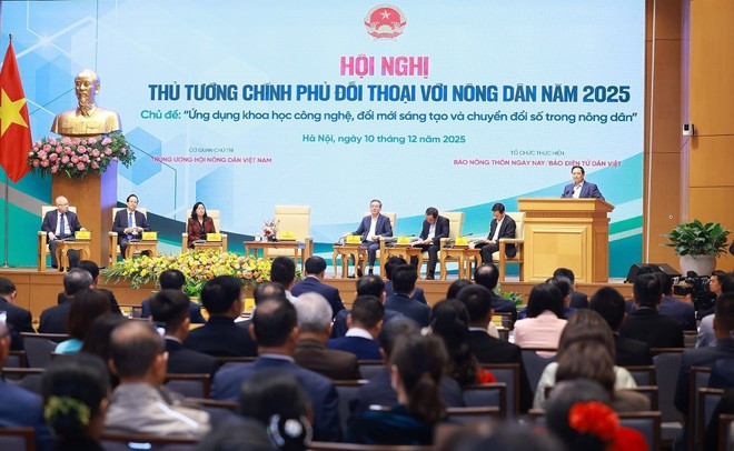 Le Premier ministre Pham Minh Chinh s&apos;exprime au 7e Dialogue avec les agriculteurs, le 10 décembre à Hanoï. Photo: VNA