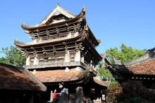 Le clocher de la pagode Keo-un « chef-d'œuvre en bois » au cœur du delta du Nord. Photo : NDEL.