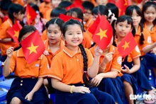 Ce matin du 5 septembre, environ 26 millions d'élèves et d'étudiants et 1,6 million d'enseignants à travers le pays ont participé à la cérémonie de rentrée. Photo : touitre.vn