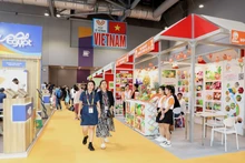 Espace d'exposition des entreprises vietnamiennes présentes au salon. Photo : VNA.