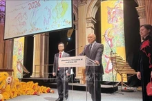 L’adjoint au maire de Paris, Arnaud Ngatcha, souligne que le maintien, depuis plus de dix ans, de la célébration du Têt vietnamien à l’Hôtel de Ville témoigne de l’attention portée par la capitale à la communauté vietnamienne ainsi que de la solidité des liens d’amitié entre Paris et le Vietnam. Photo : VNA.