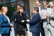Le Premier ministre Pham Minh Chinh visite l'Institut Karolinska. Photo : VNA.