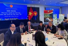 La conférence « Promouvoir les ressources de la communauté vietnamienne pour promouvoir les relations Vietnam-UE » organisée à Bruxelles. Photo : NDEL.