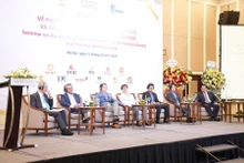 Séminaire sur le développement du marché de l'or en joaillerie et la création d'un centre de transaction de l'or au Vietnam, qui s'est tenu le 11 décembre à Hanoï. Photo : NDEL.