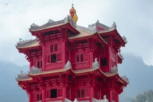 La tour rouge attire autant les locaux que les touristes. Photo : vietnamnet.vn