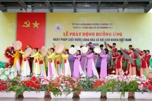 De nombreuses localités ont lancé et participé la Journée du droit du Vietnam. Photo : nhandan.vn