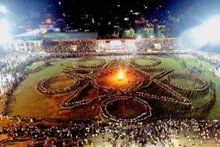 Le jour de la Fête de l’Indépendance, habitants et visiteurs se retrouveront dans la grande ronde « xòe » de l’unité au stade de la commune de Than Uyen. Photo : VOV.