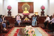 Le 7 août après-midi, Nguyen Thi Ngoc Diep, vice-présidente du Comité populaire municipal le Comité populaire de la ville de Can Tho a reçu une délégation du consulat général d’Australie à Ho Chi Minh-Ville. Photo : NDEL.