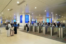 Vietnam Airlines encourage ses passagers à utiliser la technologie biométrique pour simplifier l'enregistrement à l'aéroport et réduire les temps d'attente. Photo : VNA