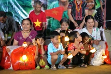 La Fête de la Mi-Automne inoubliable pour les enfants du village d’Aur. Photo : NDEL