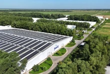 L'énergie solaire couvre désormais les usines et les fermes de Vinamilk, aux côtés de sources d'énergie verte telles que la biomasse, le GNC et le biogaz, dont les taux d'utilisation augmentent régulièrement. Photo : NDEL