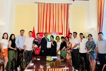 La cérémonie officielle de création du Comité de liaison de la communauté vietnamienne en Autriche. Photo : NDEL.
