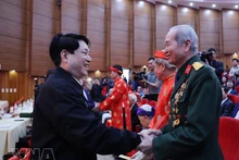 Le président Luong Cuong adresse ses vœux de Nouvel An lunaire aux populations de la province de Lao Cai. Photo : VNA.