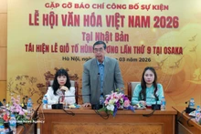 Nguyen Phu Binh, ancien vice-ministre des Affaires étrangères et président de l’Association de liaison avec les Vietnamiens résidant à l’étranger à la rencontre avec la presse. Photo : VNA.