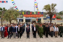 Ouverture des bureaux de vote à 6h30 sur l'île de Bach Long Vi pour les élections législatives et locales 2026-2031. Photo : VOV.