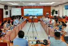 Table ronde sur le commerce du bois et des produits dérivés entre le Vietnam et les États-Unis est organisé le 24 juin par le Département des forêts et de la protection des forêts du ministère de l’Agriculture et de l’Environnement, les principales associations vietnamiennes du bois et Forest Trends. Photo : VNA.