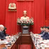 Le général Luong Tam Quang, membre du Bureau politique et ministre de la Sécurité publique reçoit le professeur Graham Carr, recteur et vice-chancelier de l'Université Concordia. Photo : VNA.