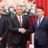 Le général Luong Tam Quang, membre du Bureau politique, ministre vietnamien de la Sécurité publique (à droite) reçoit Murat Kaya, vice-président du conseil d’administration et cofondateur du groupe ICT et Adalat Bakhishov, président du groupe ANVI. Photo: VNA