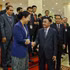 Le permanent du Secrétariat du Comité central (CC) du Parti communiste du Vietnam (PCV), Tran Cam Tu, et la délégation de hauts responsables du Parti populaire révolutionnaire lao (PPRL). Photo : NDEL.