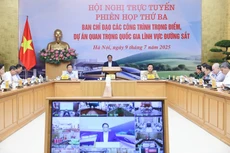 Le Premier ministre Pham Minh Chinh préside la troisième réunion du Comité de pilotage des ouvrages majeurs et des projets ferroviaires d’importance nationale. Photo : VGP.