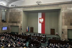 Le 17 octobre 2025 au matin, la Diète polonaise (Chambre basse) a procédé au vote et adopté, à l’unanimité avec 422 voix sur 422, le projet de loi présenté par le gouvernement polonais visant à ratifier l’accord EVIPA. Photo : VGP.