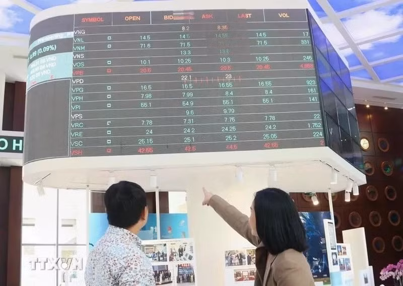 Investisseurs à la Bourse de Ho Chi Minh-Ville. Photo : VNA.
