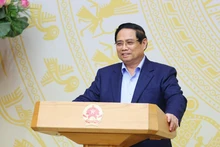 Le Premier ministre Pham Minh Chinh, chef du Comité directeur du gouvernement chargé de l’examen et de l’organisation de la mise en œuvre du traitement des obstacles dans le système juridique. Photo : VNA.