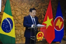 L'ambassadeur du Vietnam au Brésil, Bui Van Nghi, prend la parole lors de l'événement. Photo : Ambassade du Vietnam au Brésil.