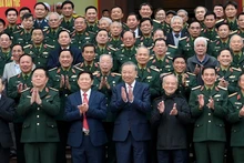 [En images] Le leader du PCV rencontre des généraux à la retraite