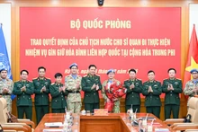 Lors de la cérémonie. Photo : NDEL.