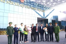 Lles autorités locales félicitent les entreprises d’import-export concernées. Photo : VNA.