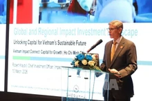 Robert Kraybill, directeur des investissements chez IIX, s'exprime lors du forum. Photo : VNA.